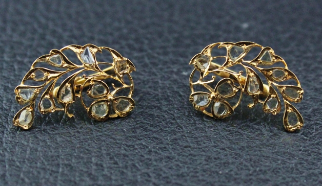 (image for) A 18K PINK GOLD ANTIQUE INTAN EARSTUD